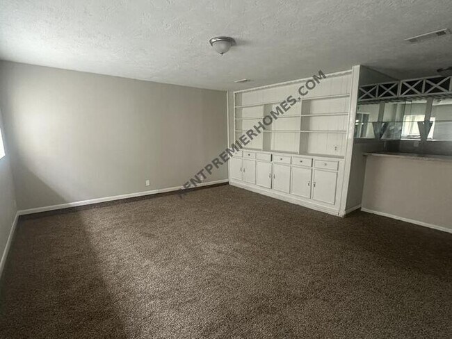Building Photo - 351 Queenstown Rd. Houston, TX 77015