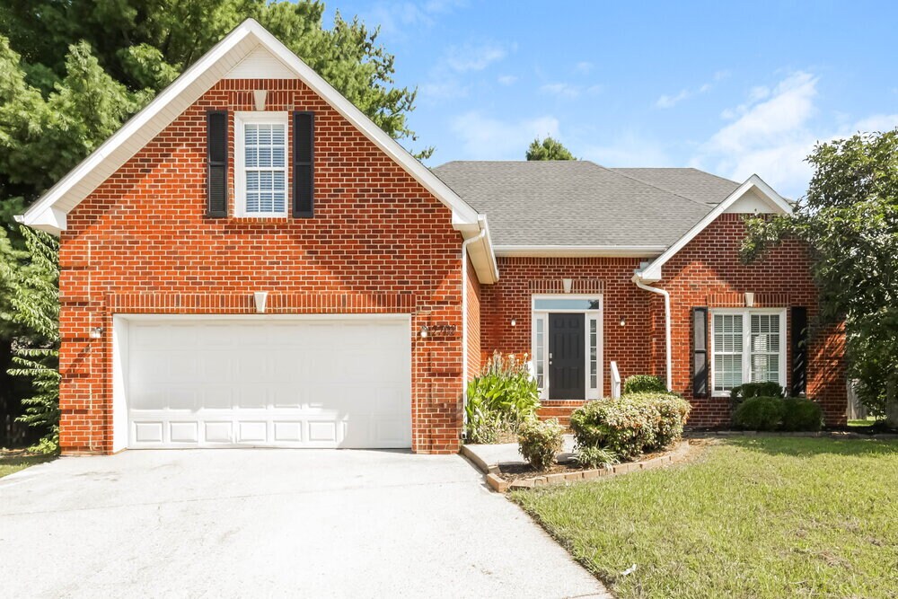 Foto principal - 2702 Soaring Eagle Ct
