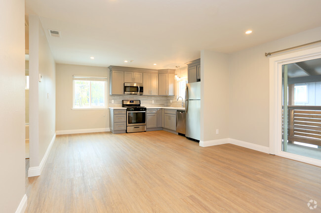 2HAB 1BA-895 ft² - Edge at Howarth Park