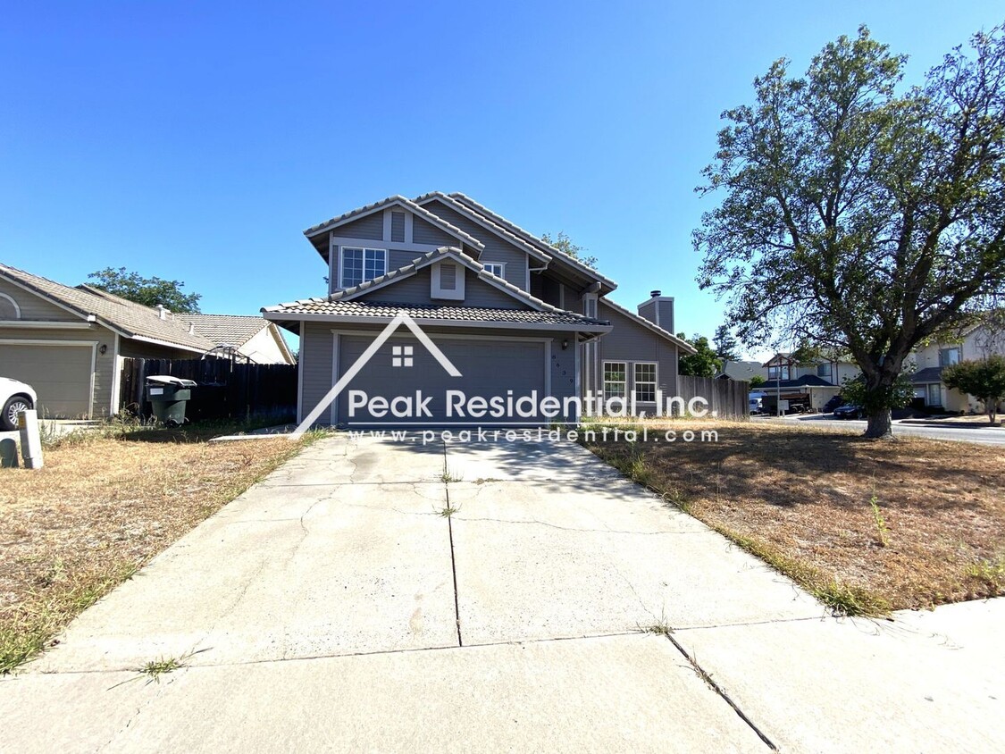 Primary Photo - 3 br, 2.5 bath House - 8639 W Chase Court