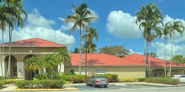 Foto del edificio - 18304 NW 68th Ave