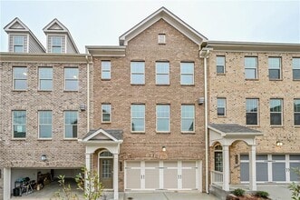 Building Photo - 1356 Live Oak Ln