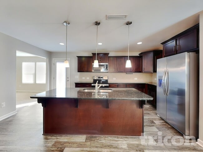 Building Photo - 1082 Bitting Hall Cir