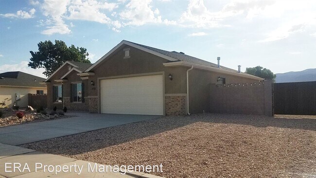 Building Photo - 1778 Aspen Dr