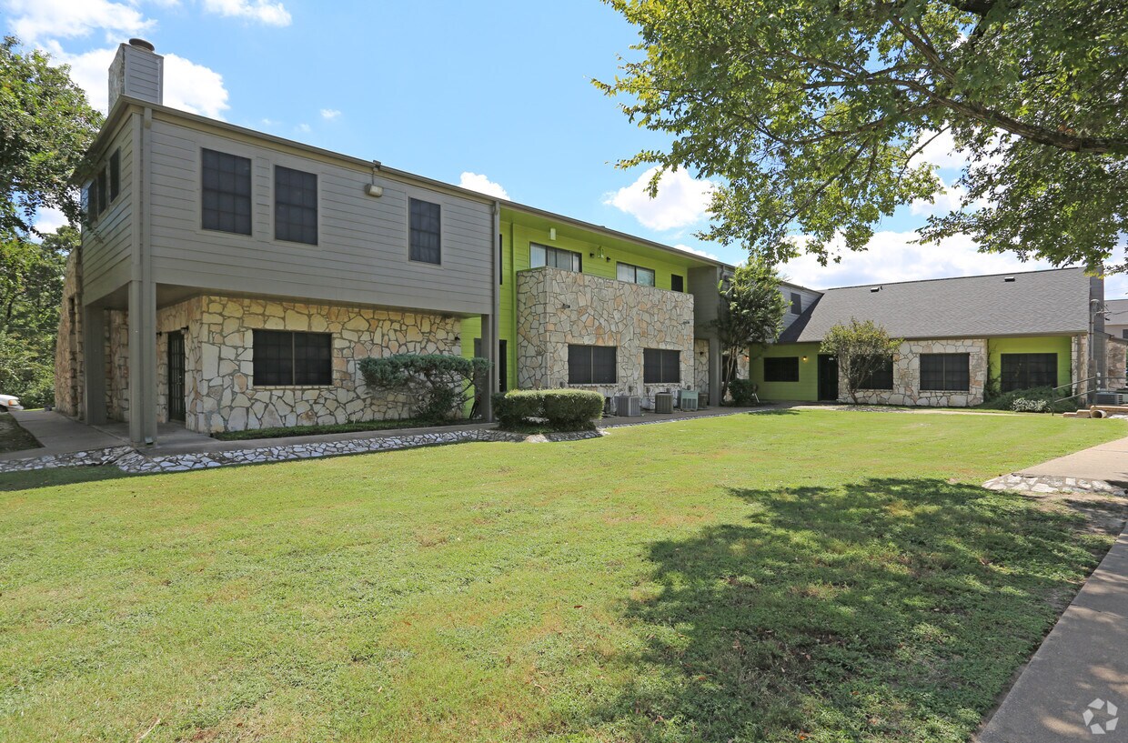 31 Thirty Apartments Bryan, TX