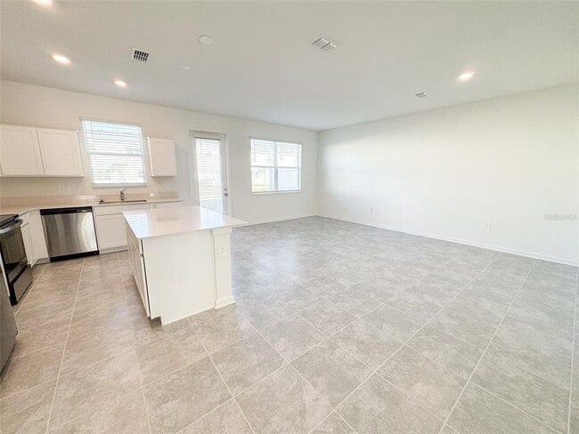 Building Photo - 417 Bogey Dr