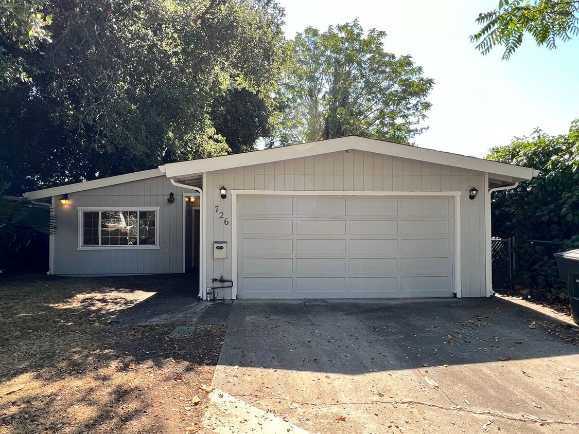 Primary Photo - Excellent Downtown Palo Alto Single Story ...