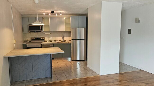 Eat in kitchen and island - 147 Turner Rd
