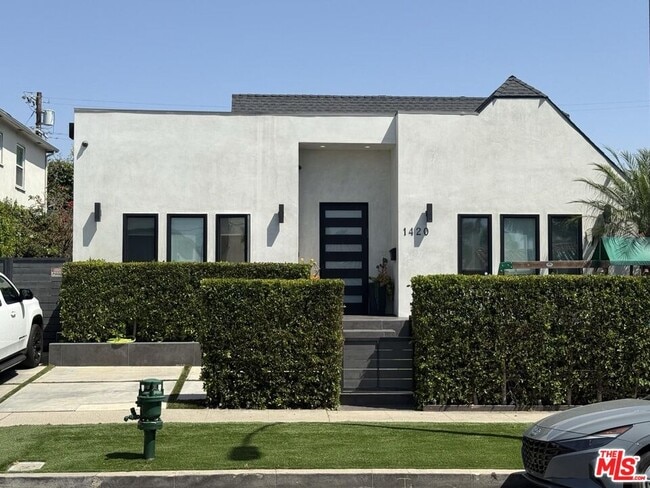 Building Photo - 1420 Stearns Dr