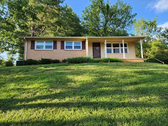 Primary Photo - Asheville Rental!