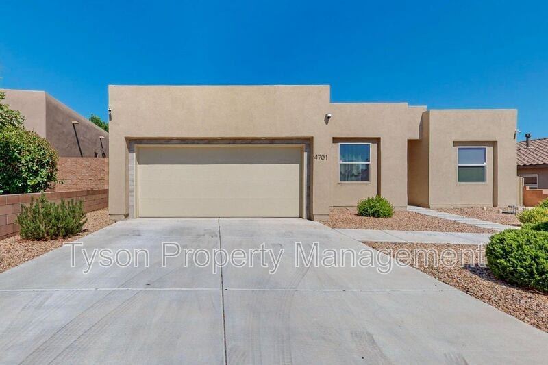 Foto principal - 4701 Cayetana Pl NW