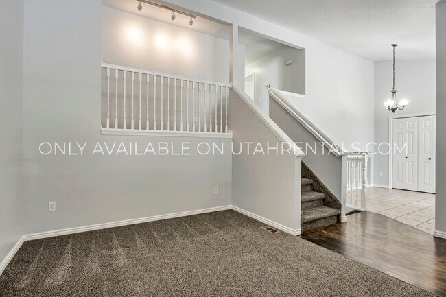 Building Photo - 319 W 2325 N