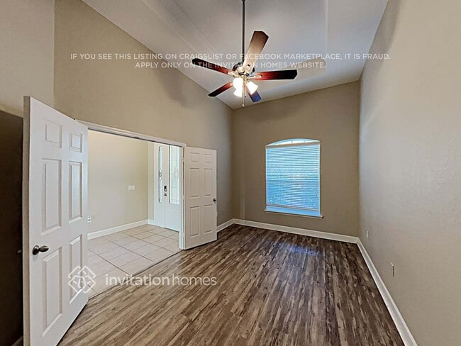 Building Photo - 6895 Bushnell Dr