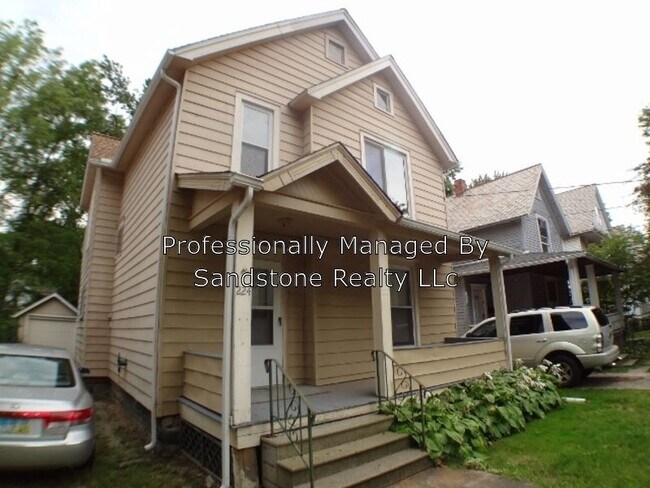 Building Photo - 224 Gates Ave