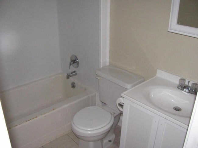 Building Photo - 1402 Harrison Ave