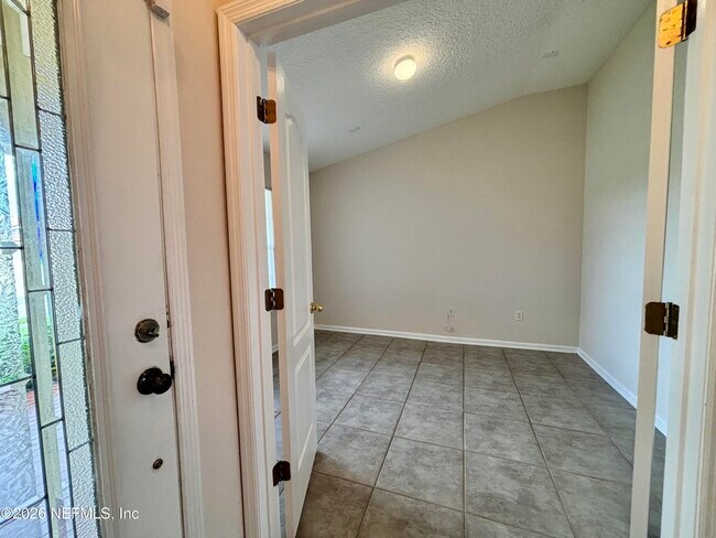 Building Photo - 2515 Crestdale Ct