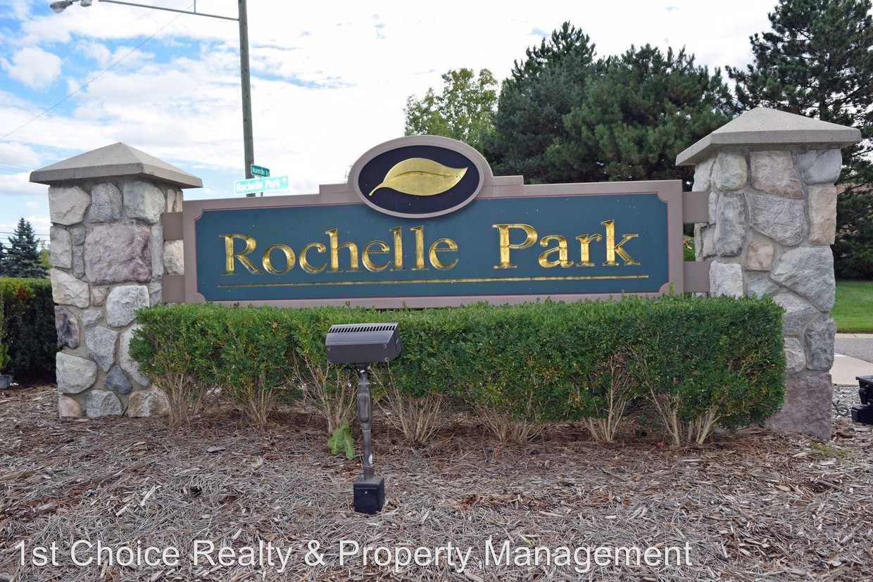 Primary Photo - 1234 Rochelle Park Dr