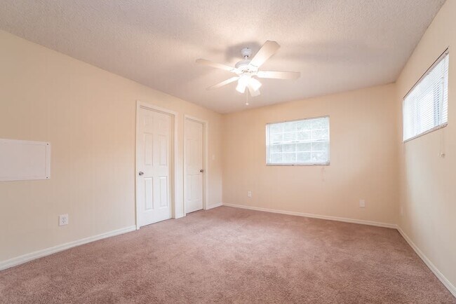 Building Photo - 9532 Bandelier Dr