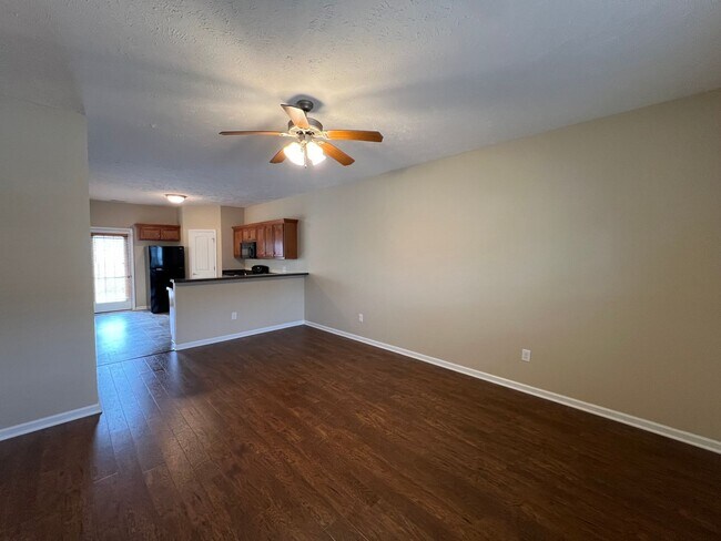 Foto del edificio - 2 bed, 2.5 Bath Townhome in South Murfrees...