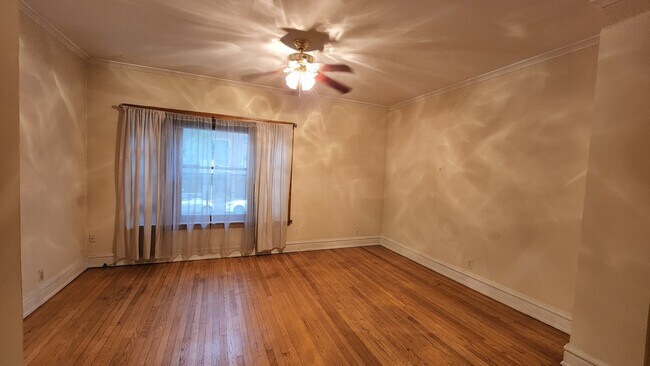Building Photo - 6300 N Glenwood Ave