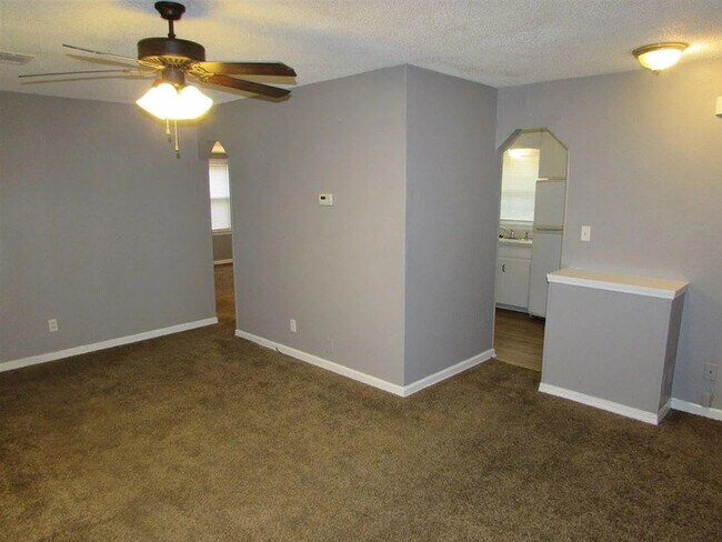 Foto del edificio - 2 bed 1 bath Home for rent