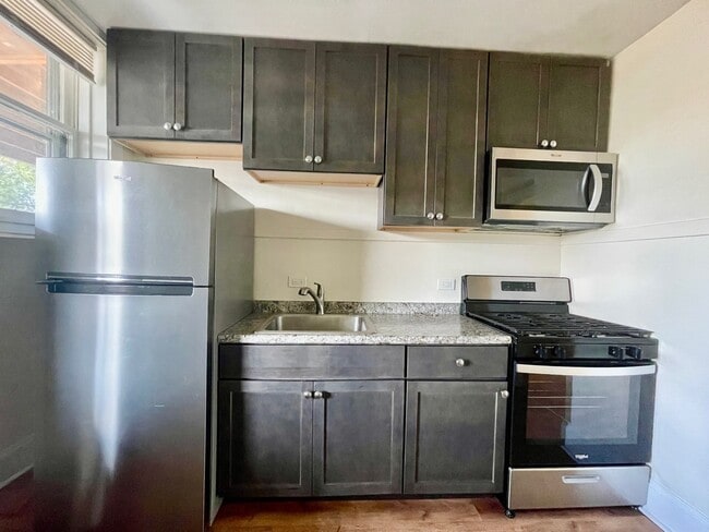 Foto del edificio - 2536 W Thorndale Ave