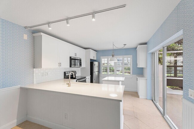 Foto del edificio - 2406 SW Danbury Ln