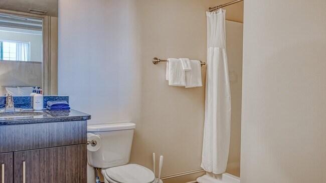 Foto del edificio - Village Lofts Apartments