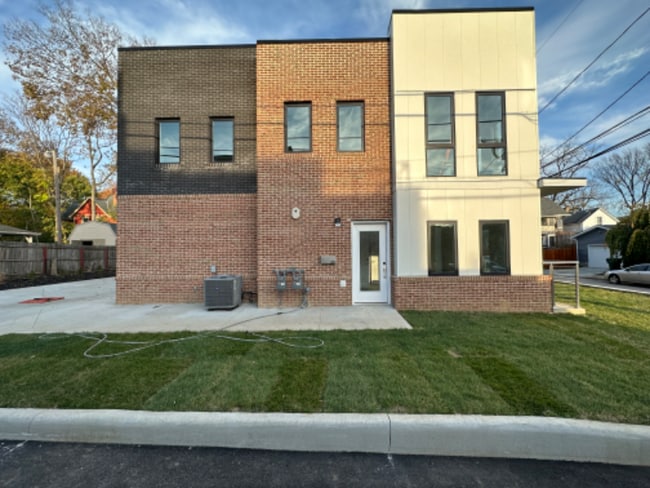 Building Photo - 30 Wilcox St