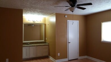 Building Photo - 10927 Wilkenburg Dr