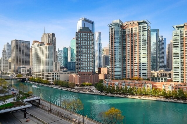 Foto del edificio - 450 E Waterside Dr