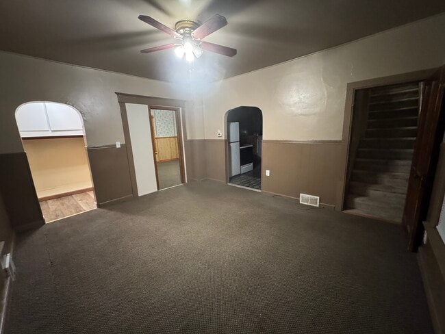 Building Photo - 204 Independence Ave S