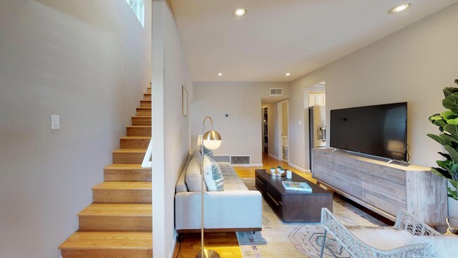 Photo - 710 Telford Ave House