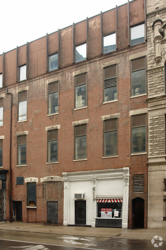 Building Photo - 207 S 5th St