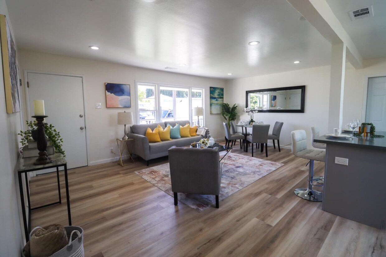 Foto principal - 1247 Camellia Dr