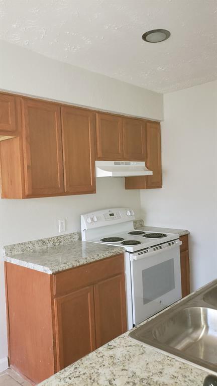 Building Photo - 13559 Castilian Dr