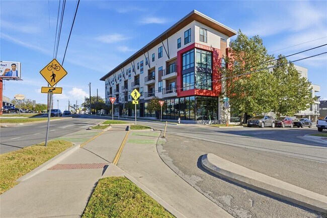 Foto del edificio - 2213 Poquito St