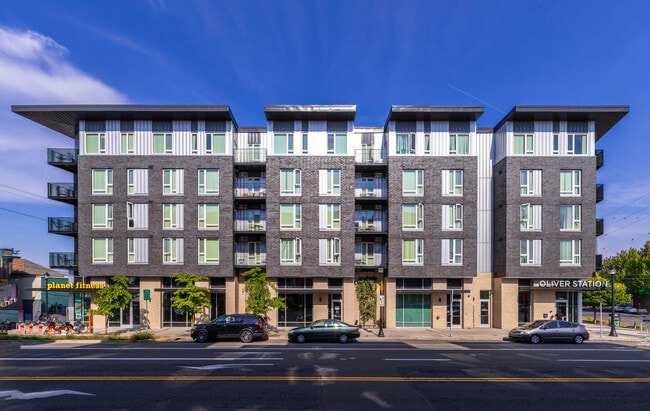 Urban Living - Oliver Station Apartments