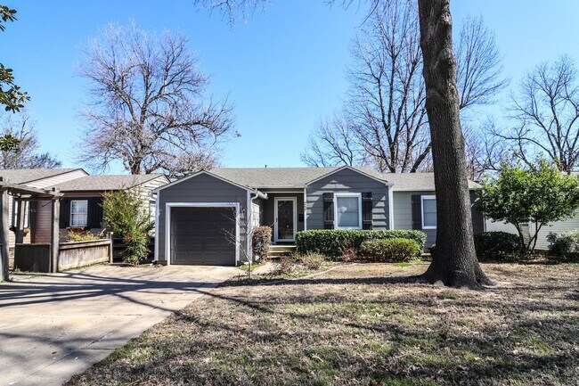 Foto del edificio - Cozy Bungalow in Brookside area, close to shopping for grocery, coffee shops, restaurants and muc...