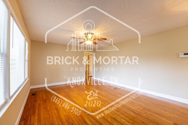 Building Photo - 815 Julianne Dr