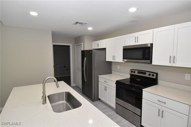 Foto del edificio - 2121 Firebrand Rd