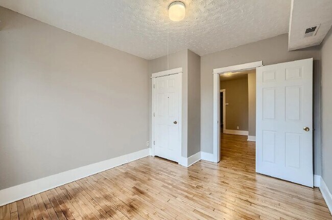 Building Photo - 568 N Farrington St