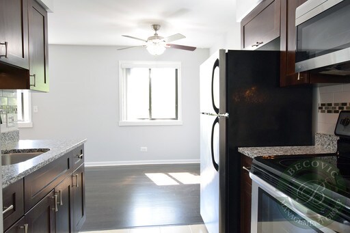 Foto del edificio - 7545 N Winchester