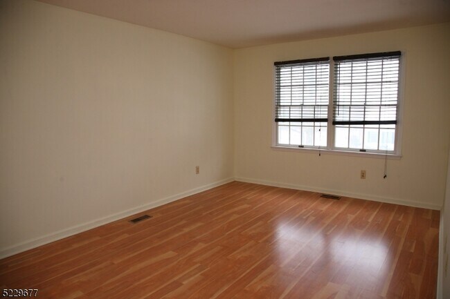 Building Photo - 209 Alexandria Way