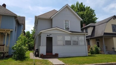 Building Photo - 1209 Scott Ave