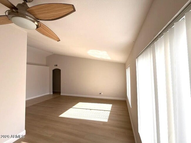 Foto del edificio - 913 W Horseshoe Ave