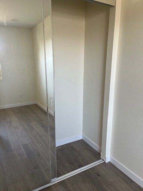 Building Photo - 2019 E Colgate Dr