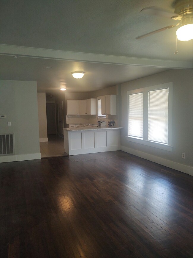 Foto del edificio - 721 Ward St