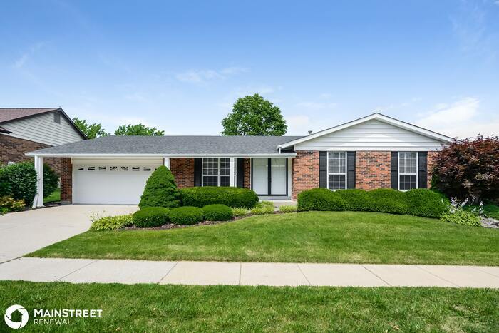 Foto principal - 14732 Verdun Estates Dr, Florissant, MO 63034