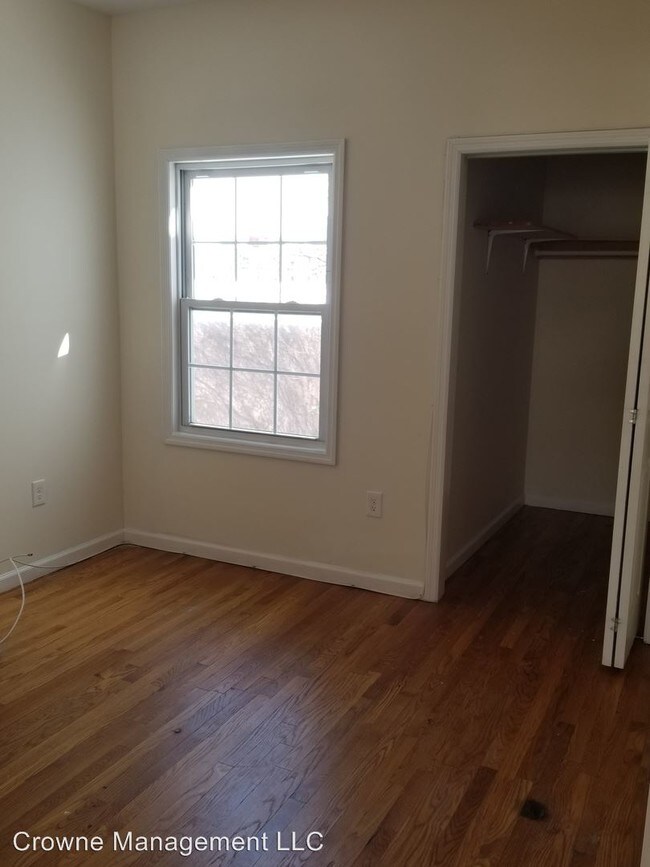 Building Photo - 2 br, 1 bath Apartment - 342 Randolph Ave.